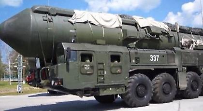 Εκατοντάδες στρατιωτικά οχήματα σε ασκήσεις προσομοίωσης σε όλη τη Ρωσία