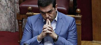 Το Μαξίμου εμμένει στην τακτική με πυξίδα το μότο «μεγάλη αναταραχή, θαυμάσια κατάσταση»