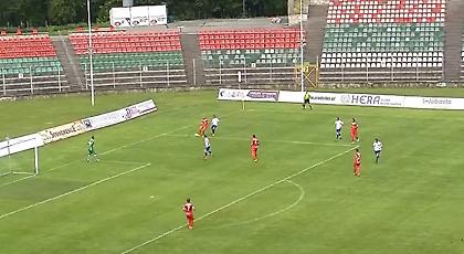 Το πιο περίεργο αυτογκόλ που είδες τελευταία! (video)