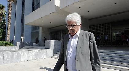 Πρωί - πρωί ο Παρασκευόπουλος στην εισαγγελέα του Αρείου Πάγου
