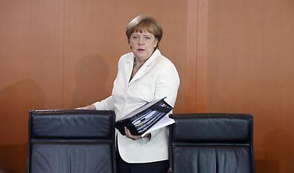 Η Μέρκελ δεν βιάζεται για το Brexit και περιμένει τη Μέι να πάρει τις αποφάσεις της