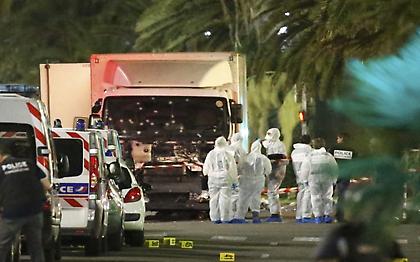 Υπουργείο Εξωτερικών: Τις δύσκολες αυτές στιγμές είμαστε όλοι Γάλλοι