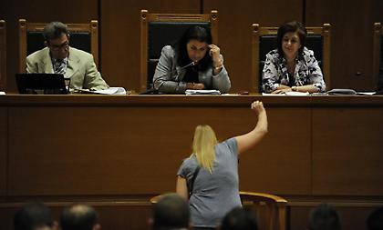 Χρυσούλα Ρουπακιά: Με το μαχαιράκι του έκανε δύο γρατζουνιές στην κοιλιά του Φύσσα