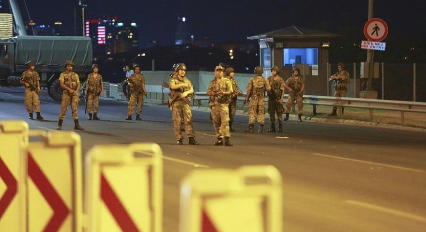 Επιβλήθηκε στρατιωτικός νόμος. Απαγόρευση κυκλοφορίας στην Τουρκία!