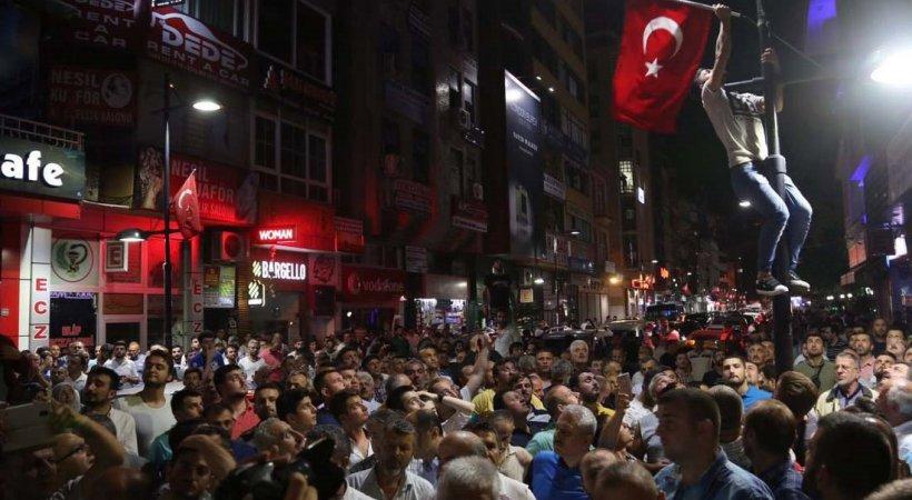 Alert! Πληροφορίες ότι παραδόθηκε ο αρχηγός των πραξικοπηματιών - Ο Ερντογάν επιστρέφει στην Τουρκία