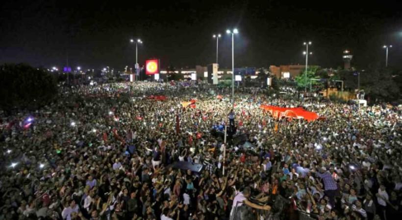 Το πραξικόπημα των τεσσάρων ωρών και η μεγάλη ανατροπή