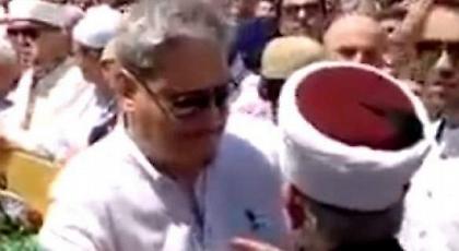 Παρέμβαση της κυβέρνησης για την αφαίρεση της ελληνικής σημαίας στην κηδεία Ελληνα μουσουλμάνου