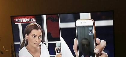 Reuters: Μία απόπειρα πραξικοπήματος βγαλμένη από το '70 που ηττήθηκε από την τεχνολογία