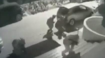 Βίντεο: Δείτε πώς οι πραξικοπηματίες προσπάθησαν να σκοτώσουν τον Ερντογάν