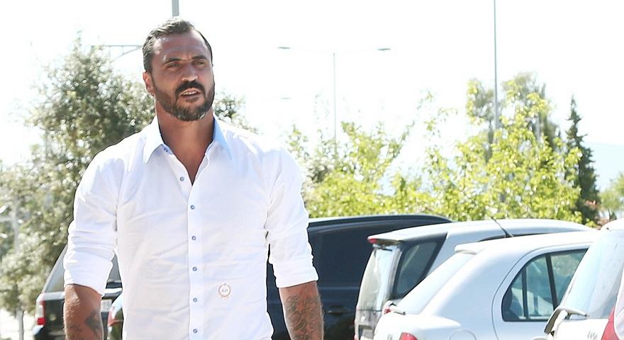 Στα γραφεία της ΑΕΚ ο Αλμέιδα (pics)