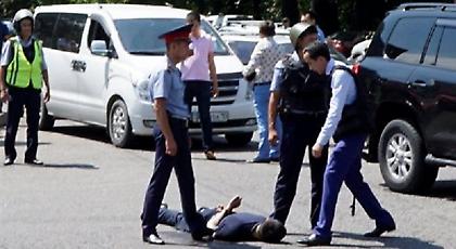 Τουλάχιστον 6 νεκροί και 8 τραυματίες από πυροβολισμούς στο Αλμάτι