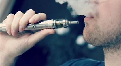 Στη Βουλή το νομοσχέδιο που απαγορεύει τη χρήση του ηλεκτρονικού τσιγάρου