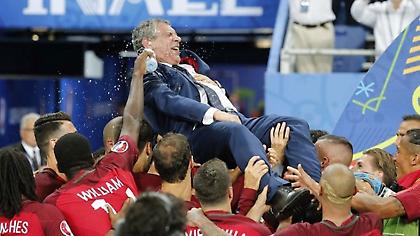 Δεν το κουνάει ο Σάντος: Στην Πορτογαλία έως το 2020!