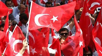 Το 32% των Τούρκων πιστεύει ότι ο Ερντογάν σκηνοθέτησε το πραξικόπημα