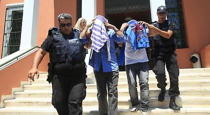 Οι 8 Τούρκοι στρατιωτικοί θέλουν να αθωωθούν αλλά φοβούνται την αποφυλάκιση