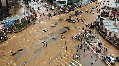 Σε κατάσταση έκτακτης ανάγκης επαρχία της Κίνας μετά τις φονικές πλημμύρες