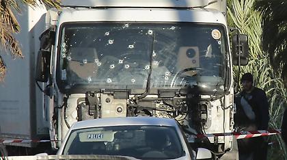 Μόνο ένας στους δέκα Γάλλους φοβάται μετά τις τρομοκρατικές επιθέσεις