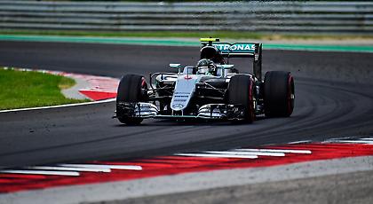 Πρώτος Ρόσμπεργκ, στα ίσα ο Φερστάπεν