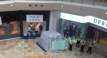 Σοκ στο Μπίρμινγχαμ: Ανδρας πήδηξε στο κενό από τον 3ο όροφο εμπορικού κέντρου