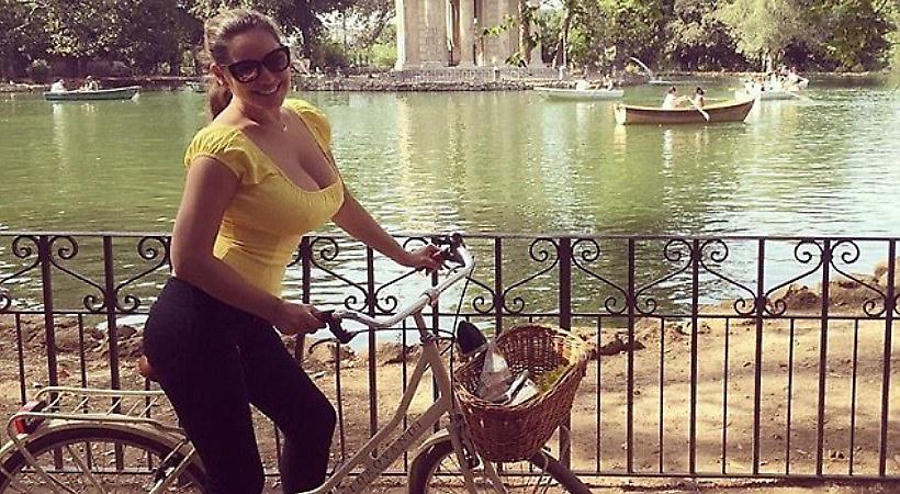 Η Κέλι Μπρουκ κυκλοφορεί και προκαλεί εγκεφαλικά!