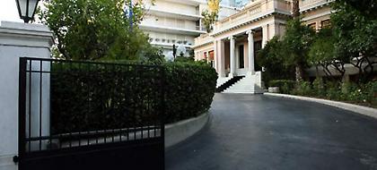 Μαξίμου σε ΝΔ: Προκαλούν γέλιο τα περί λογοκλοπής