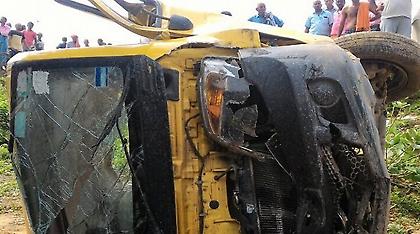 Ινδία: Επτά παιδιά νεκρά από σύγκρουση σχολικού βαν με τρένο