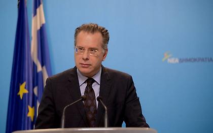 Κουμουτσάκος: Ο Τσίπρας προσφεύγει σε θεσμικό λαϊκισμό