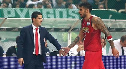 Με «4αρι» θωρακίζεται, αλλιώς… ξαναρισκάρει