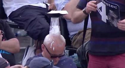 Αυτός κοιμόταν και η τύχη του... τον δούλευε! (video)