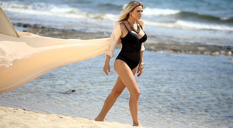 Η Σάσα Μπάστα επιστρέφει με νέο τραγούδι και ακόμα πιο σέξι διάθεση! (pics)