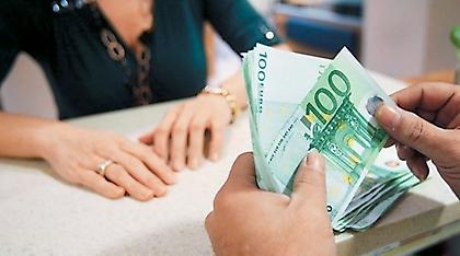 Πάνω από ένα δισ. ευρώ αυξήθηκαν οι καταθέσεις των νοικοκυριών τον Ιούνιο