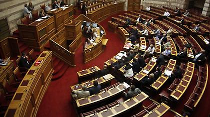 Οργισμένες αντιδράσεις μετά από τροπολογία για μετακινήσεις των αντρών ασφαλείας πολιτικών