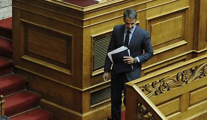 Εγκλωβισμό Τσίπρα σε καθοδικό σπιράλ βλέπει η ΝΔ