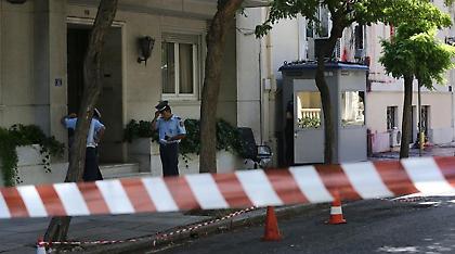 Ποινική δίωξη σε βαθμό πλημμελήματος σε μέλος του «Ρουβίκωνα» για την επίθεση στη πρεσβεία