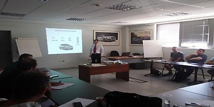 H Kosmocar εκπαιδεύει νέους μηχανικούς αυτοκινήτων