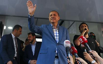 Ένοπλες Δυνάμεις και ΜΙΤ υπό τον έλεγχο του Ερντογάν