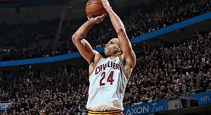 Συνεχίζει στους Καβαλίερς ο Τζέφερσον