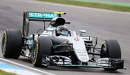 Εκτός συναγωνισμού οι Mercedes, φορτσάτος ο Ρόσμπεργκ