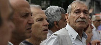 Μειώσεις έως και 22% στο πρώτο «κύμα» περικοπών στις επικουρικές συντάξεις