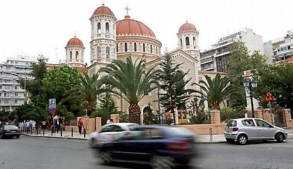Καταληψίες εισέβαλαν στην Μητρόπολη Θεσσαλονίκης