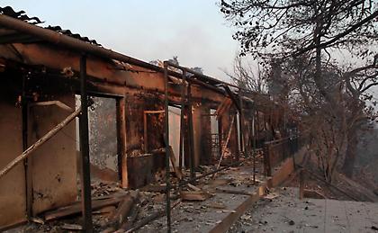 Πύρινη κόλαση στη βόρεια Εύβοια