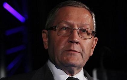 Ρέγκλινγκ: Η Ελλάδα θα βγει από το πρόγραμμα αν είναι δεσμευμένη στις μεταρρυθμίσεις