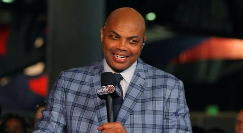 Ο Τσαρλς Μπάρκλεϊ σε ρόλο παρουσιαστή!