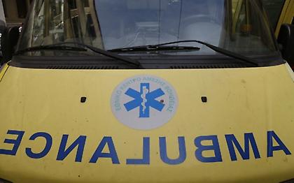 Ο δήμαρχος Δεσκάτης έγινε οδηγός ασθενοφόρου για να μεταφέρει νεαρό στο νοσοκομείο