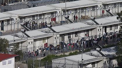 O Guardian «ανακάλυψε» προσηλυτισμό από Έλληνες σε πρόσφυγες στη Λέσβο