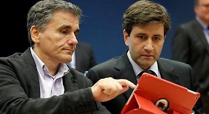 Υστέρηση 500 εκατ. ευρώ παρουσιάζουν τα έσοδα τον Ιούλιο