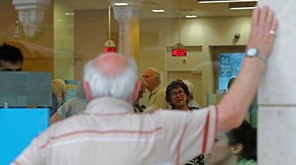 Έρχεται «καυτός» Σεπτέμβρης για φορολογούμενους και συνταξιούχους