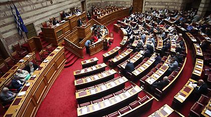 Βουλή: Επεισόδιο ανάμεσα σε χρυσαυγίτες και μουσουλμάνο βουλευτή του ΣΥΡΙΖΑ