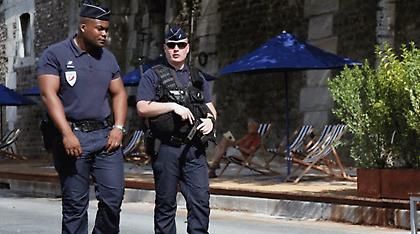 «Συναγερμός» στο Παρίσι: Η αστυνομία αναζητά Αφγανό πρόσφυγα που σχεδιάζει επίθεση