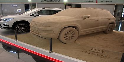 To νέο SEAT Ateca φέρνει την παραλία στο… αεροδρόμιο της Βαρκελώνης